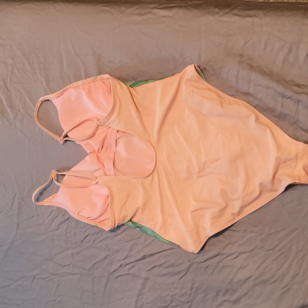 Pink one piece - Picture 2 of 4